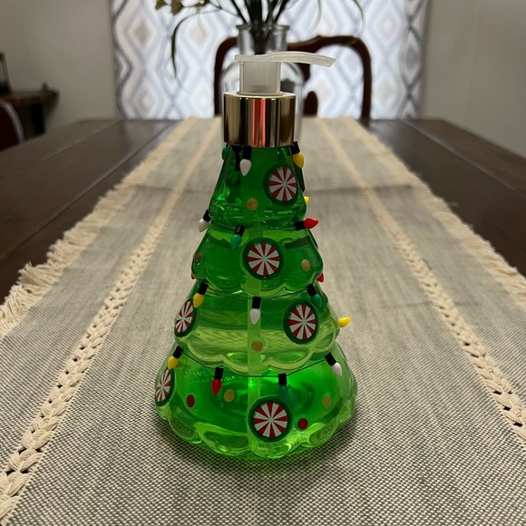 Hand Soap Dispenser: Christmas Tree Shaped Bottle Peppermint Soap New - Picture 2 of 3